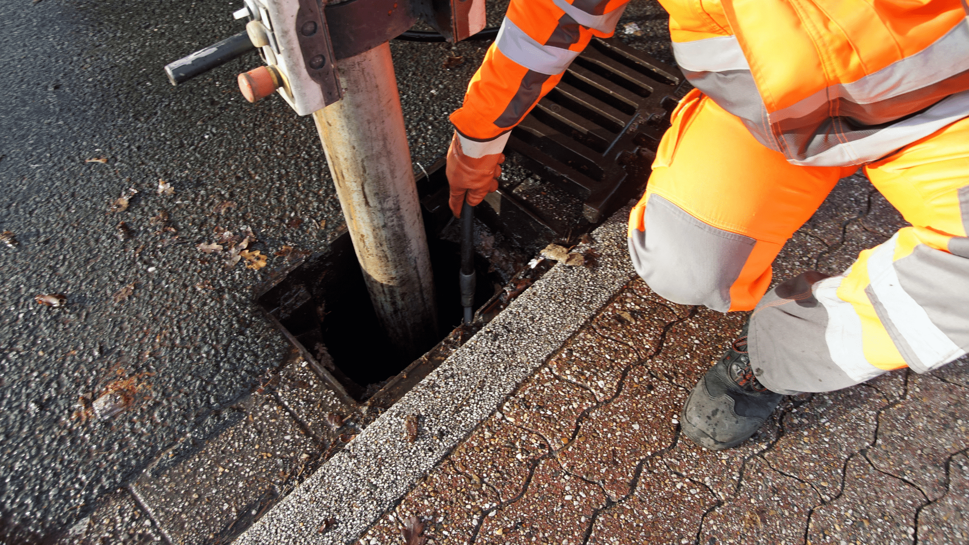 sewage cleaning service