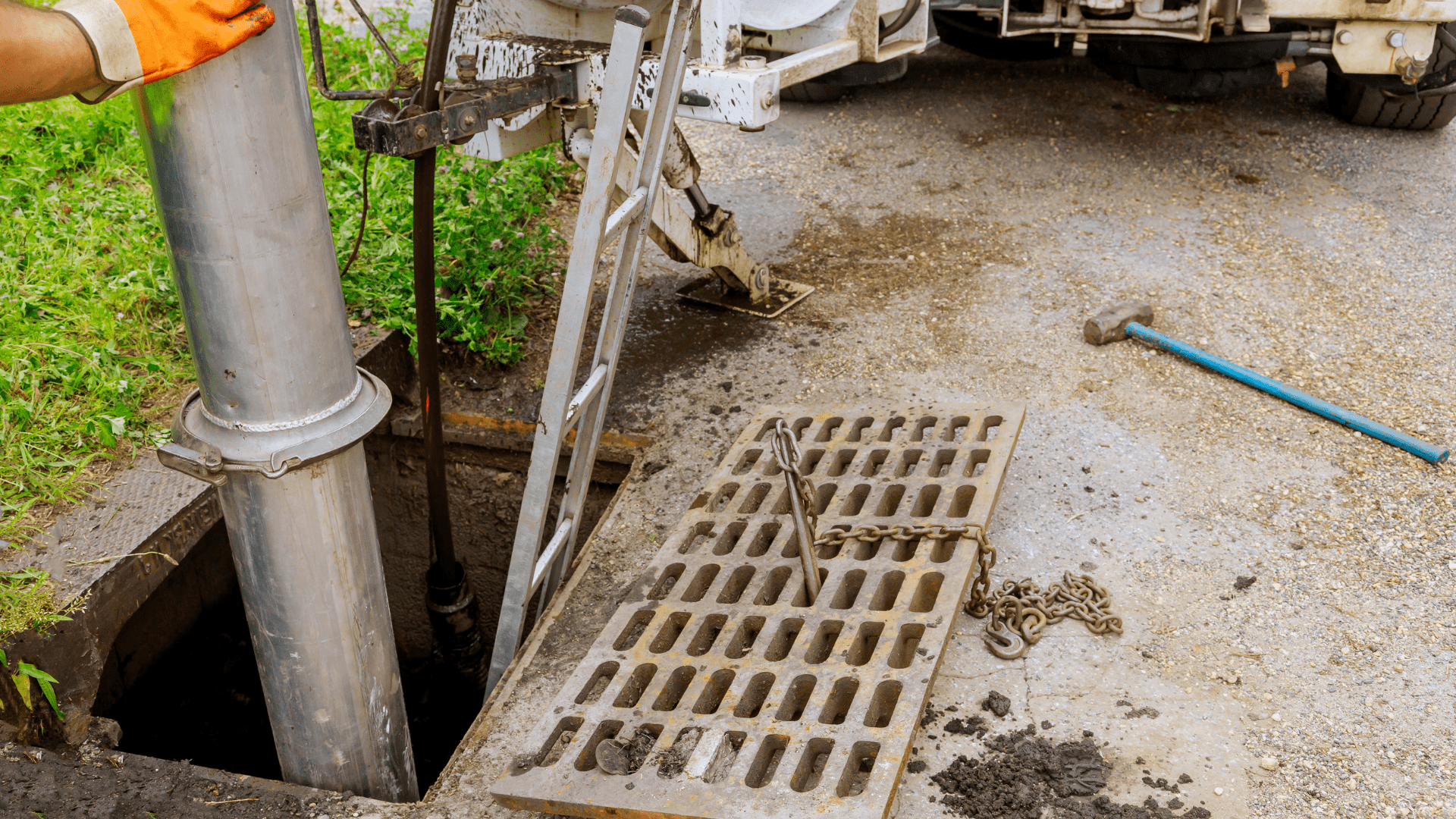 sewage cleanup service